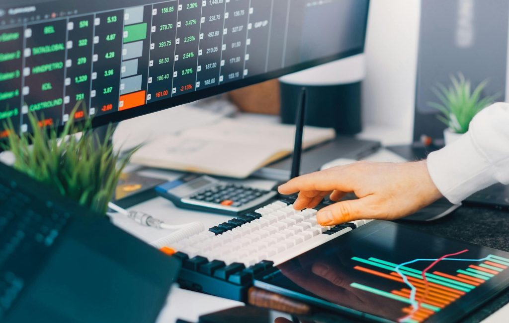 Photo libre de droits d'analyse, d'entreprise et de graphiques